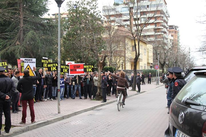 protesta para kuvendit