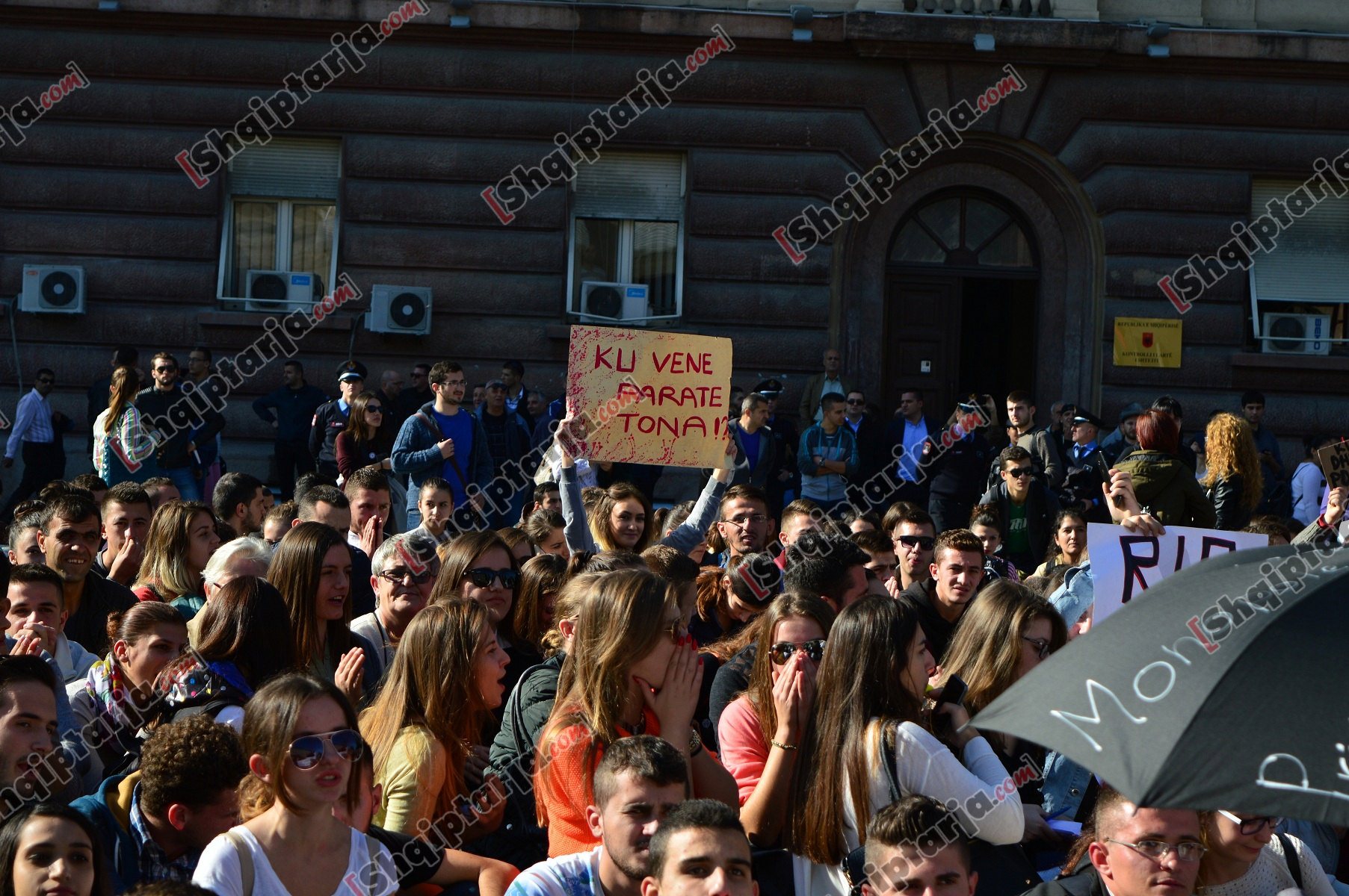 Protesta e studentëve