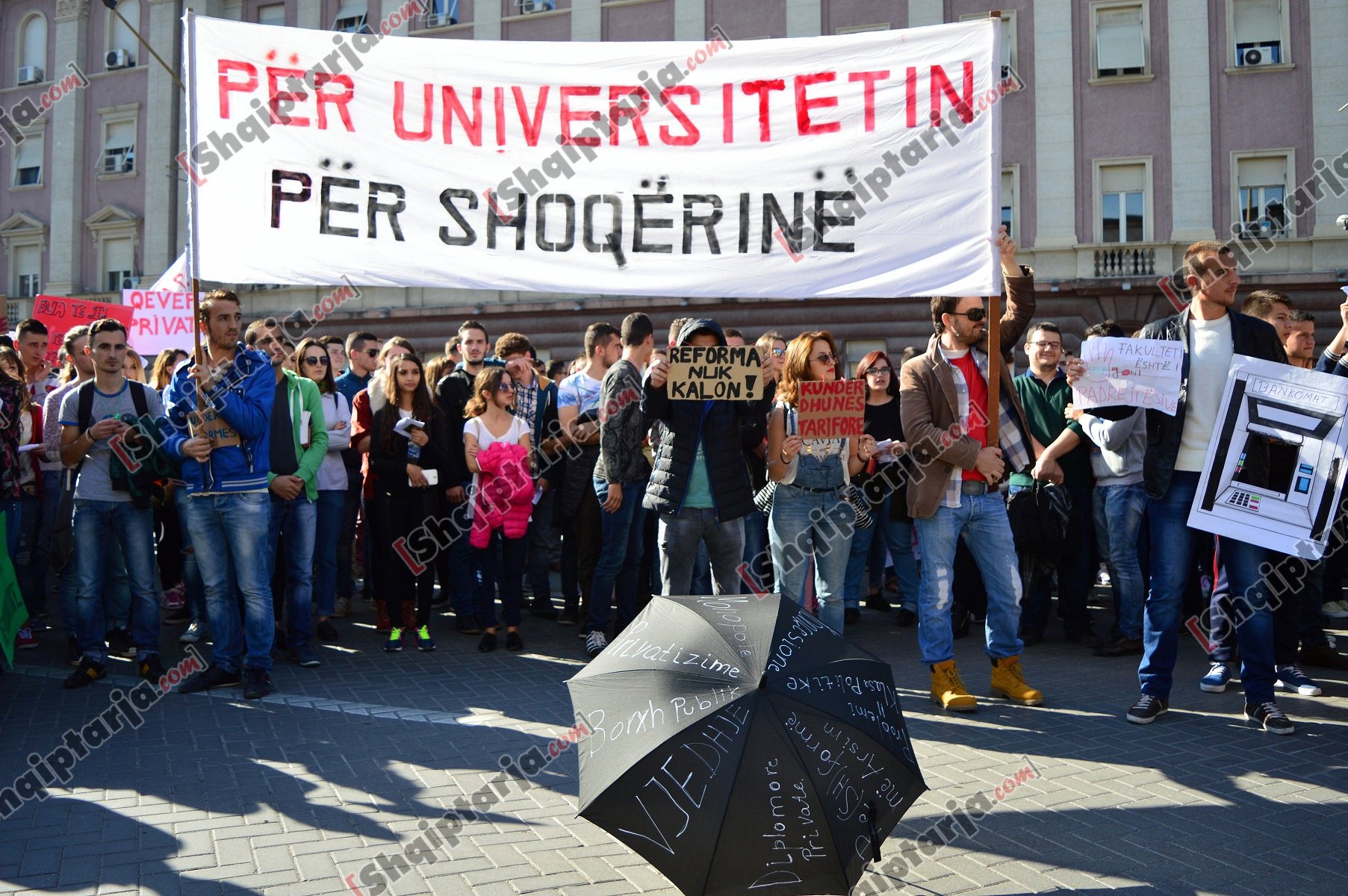 Protesta e studentëve para kryeministrisë 