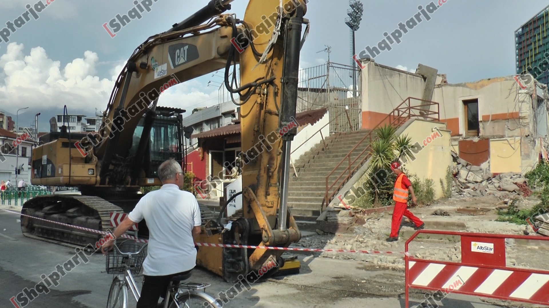 prishja stadiumit qemal stafa