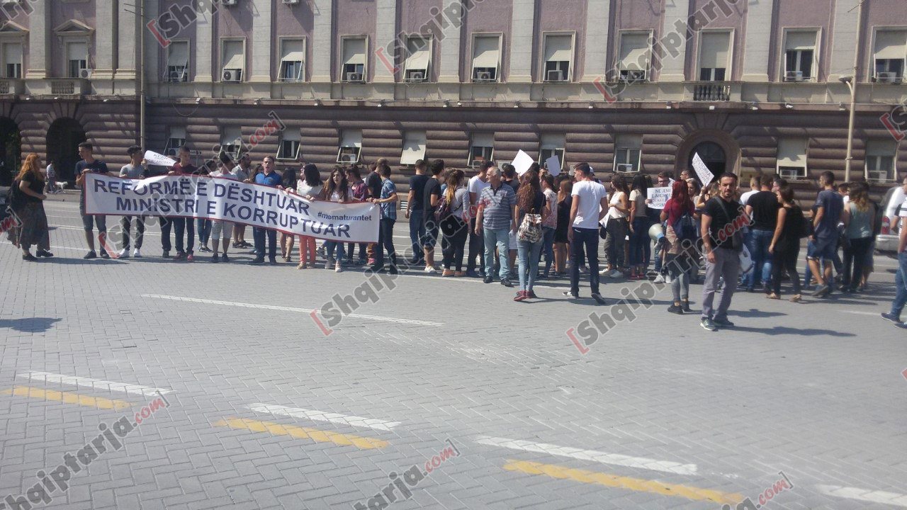 protesta studenteve kreyministria