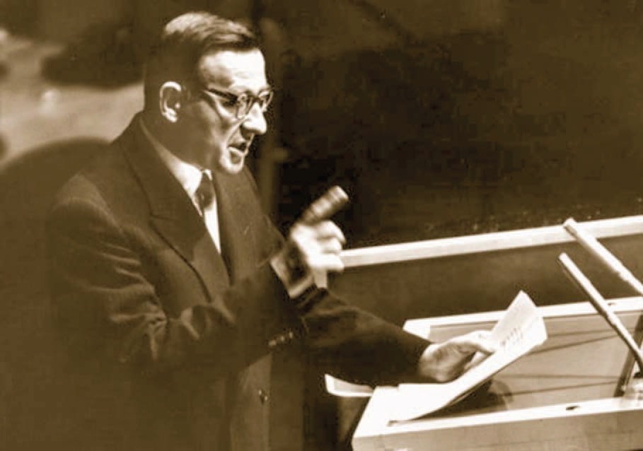 Mehmet Shehu gjatë mbajtjes së Fjalimit në OKB më 26 shtator 1960