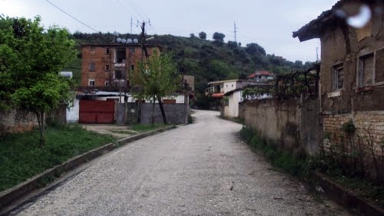 Masakër në Vlorë, dyshohet për 8 të vdekur nga një përplasje me armë zjarri 1 1533917788 fshatiresulajsot10gusht