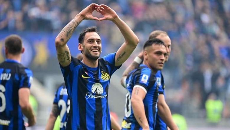 VIDEO/ Kristjan Asllani në fushë, Inter fiton 2-0 ndaj Torinos! Pasditja festë me autobus të hapur në Milano