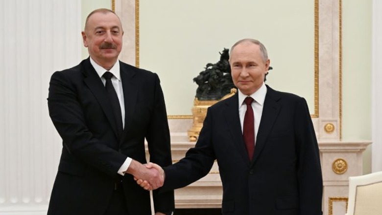 Putin pret presidentin e Azerbajxhanit Aliyev në Kremlin