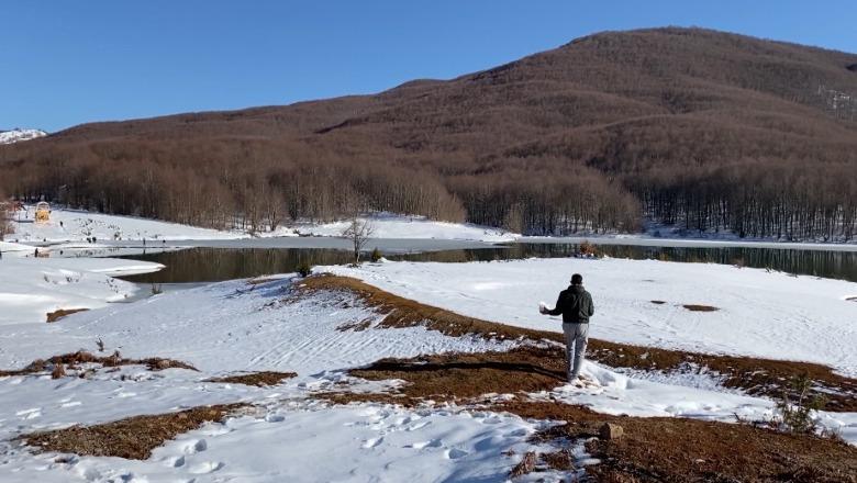 ‘Destinacion që të lë pa frymë’, të dashuruarit pas dëborës gjithnjë e më shumë në Fushë-Studën në Librazhd