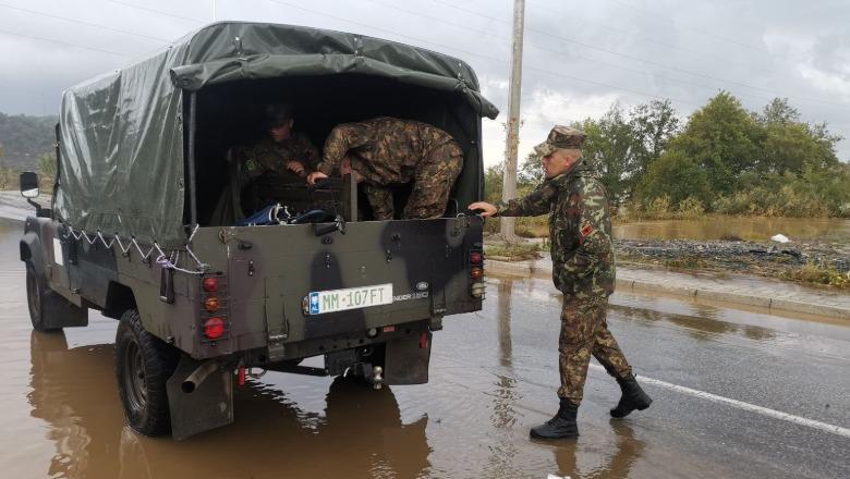 Moti i keq/ Ministria e Mbrojtjes: Ulet ndjeshëm niveli i ujit në Vaun e Dejës