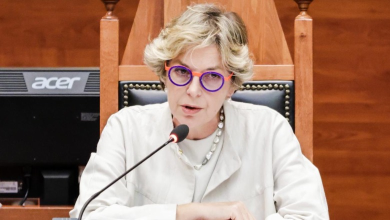 Kuvend/ Mocioni për debat u rrëzua, ministrja Sala: Sapo rialokuam 200 mln lekë për barna në Spitalin Onkologjik! 1 miliardë të tjera parashikohen nga buxheti i vitit 2026