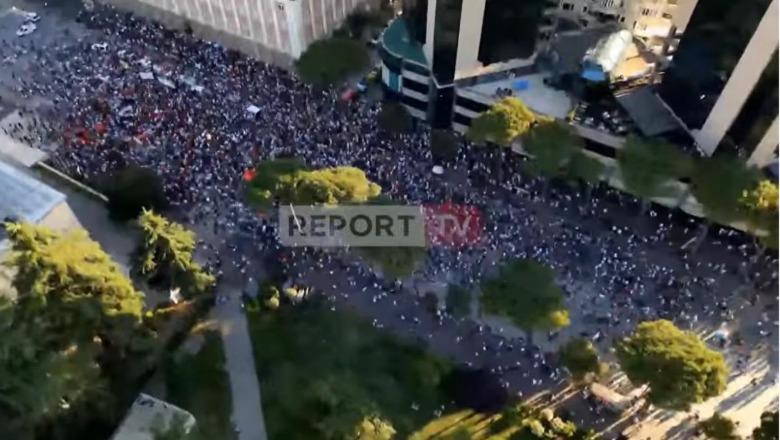 6 ditë në shesh kundër resortit në Zvërnec, qytetarët thirrje diasporës: Rezistencë, s’ka negociata për tokën shqiptare! Ripërsërisin 5 kërkesat, protestë edhe në 6 qytete