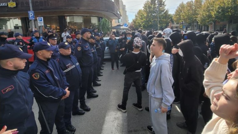 1792055952_polici.JPG