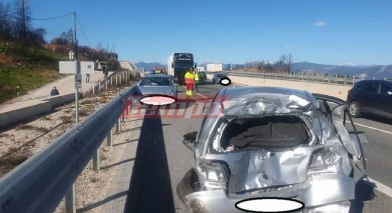 Tragjike/ 22-vjeçarja shqiptare ndalon të ndihmojë të aksidentuarin, kamioni në Greqi e përplas për vdekje