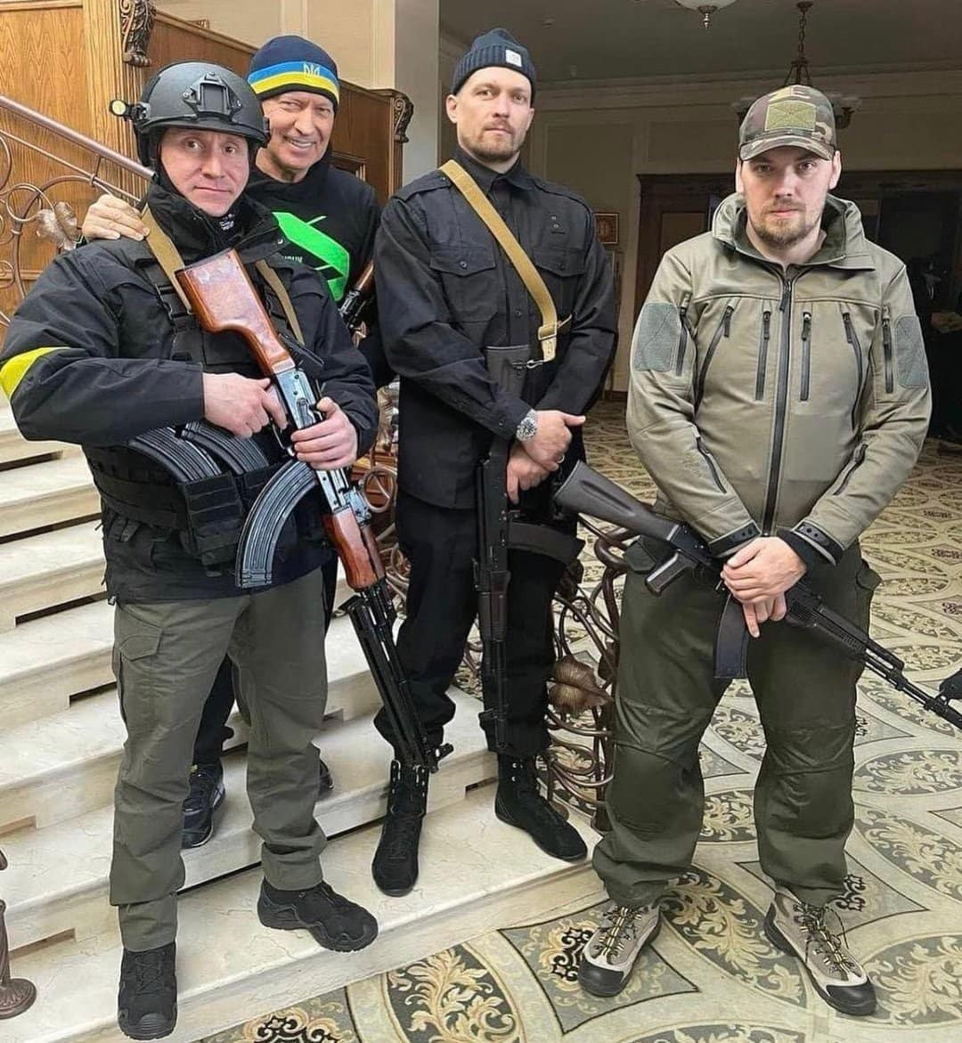 Nga ringu në luftë/ Boksieri kampion bote merr armën në Ukrainë: E kam për detyrë të mbroj vendin tim