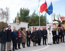 Itali, Meta merr pjesë në përurimin e<br />monumentit dedikuar Skënderbeut