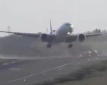 Britani, dy aeroplanë rrezikojnë<br />përplasjen si pasojë e stuhisë Xavie