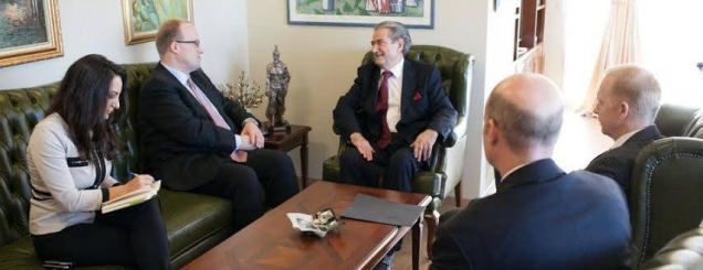 Shtyhet për disa muaj mandati<br />i Arvizut, nuk takon Berishën