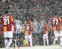 Gallatasarai 'ngrin' Juventusin, Milani<br />ruan nderin e italian&euml;ve n&euml; Champions