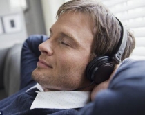 Muzika pop ndihmon<br />personat me dëmtime në tru