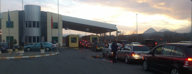 Sulmet n&euml; Bruksel, rriten masat e<br />siguris&euml; n&euml; pik&euml;n kufitare t&euml; Muriqanit