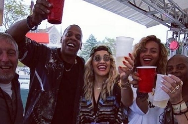 Rita Ora feston me Jay-Z dhe Beyonce