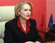 Deputetja Arta Dade shpallet<br />“Qytetare Nderi” e Përmetit