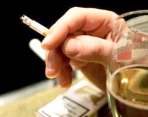 Gratë që pinë 100 cigare, 30 %<br />më shumë rrezik për kancer gjiri