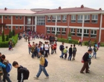 Mbyllen shkollat në Prishtinë,<br />dyshohet për naftë kancerogjene