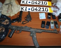 Trafikonin drogë, arrestohen at e bir<br />në Kamëz. Iu gjenden dhe armë