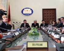 Komisioni i Ligjeve, opozita largohet<br />nga mbledhja: Po thyeni rregulloren