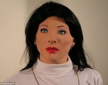 Burra pas maskave fem&euml;rore,<br />bota e fshehur e meshkujve