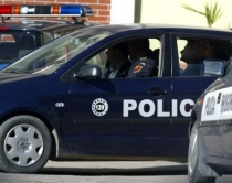 Tiranë, grabitet gruaja në urbanin<br />e 