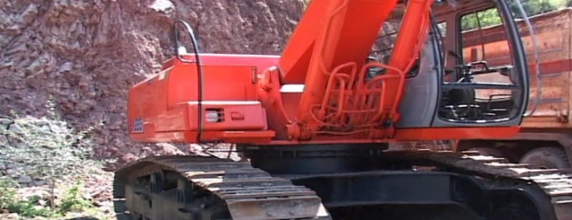 Tritol eskavatorit në pronësi<br />të kreut të komunës së Milotit