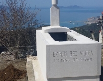 Rikthehen eshtrat e Eqerem Bej<br />Vlor&euml;s, rivarroset n&euml; Atdhe