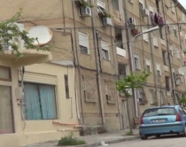 Vlorë, pallati 1300  në rrezik të<br />shembet nga shtesa e katit të parë