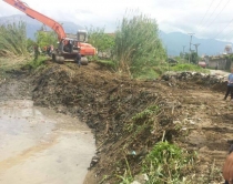 Përmbytjet, ndërhyn prefektura<br />Bashkia Kamëz braktis banorët