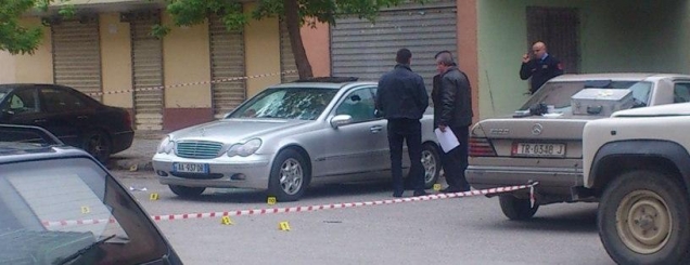 Dy të vrarë me armë zjarri, një në<br />Peshkopi dhe një në Elbasan 