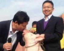 Drejtori i shkoll&euml;s puth<br />derrin pasi humbi bastin