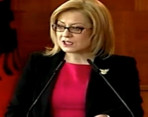 Tekste më të thjeshta dhe më<br />shumë praktikë për nxënësit