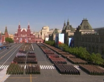 Rusia feston ditën e fitores, tanke e<br />autoblinda paradë në Sheshin e Kuq
