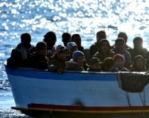 Itali, tragjedi në Lampedusa<br />mbytet barka me 400 emigrantë
