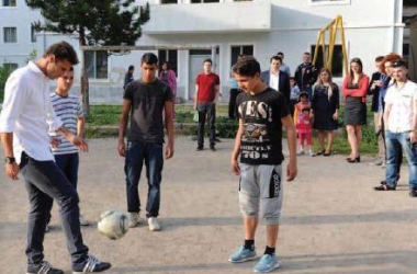 Lorik Cana në Tiranë vetëm<br />për fëmijët e “Zyber Hallullit”