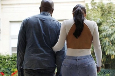 Kim Kardashian para dasmës<br /> rikthen trupin e saj të përkryer 