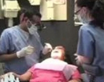 Gjyshja 64-vje&ccedil;are humb jet&euml;n pasi<br />dentisti i heq 20 dh&euml;mb&euml; nj&euml;herazi