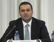 Lufta ndaj terrorizmit, Llalla takon<br />Hoxh&euml;n, p&euml;r hetime t&euml; p&euml;r bashk&euml;ta