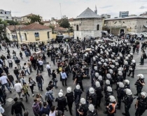 Turqi, demonstruesit përplasen me<br />policinë, përdoret gaz lotsjellës