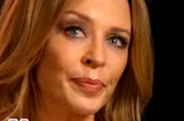 Kilye Minogue përlotet për 
të dashurin e vitit 1980
