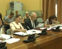 Kush &ldquo;g&euml;njen&rdquo;&nbsp;m&euml; shum&euml;<br />Biznesi apo Qeveria?