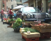 Fier,konsumatorët akuza tregtarëve<br />'Gënjejnë me peshën e produkteve'