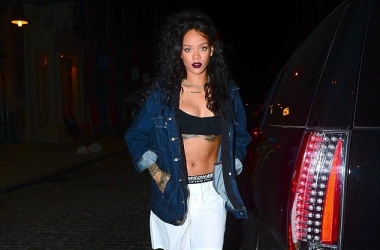 Rihanna habit sërish, shfaqet<br />me bokse meshkujsh