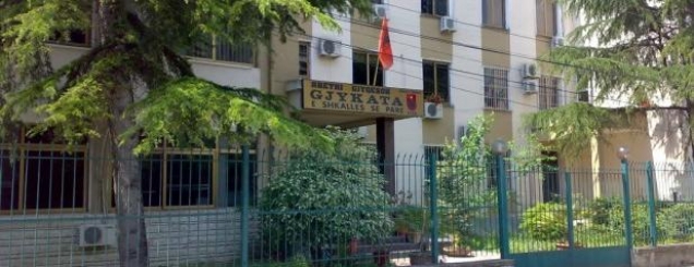 Ish-kreu i Arsimores Fier në gjyq<br />Mësues me shumicë..por s'i pagoi