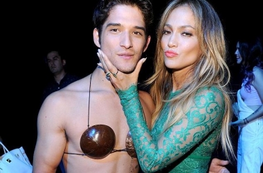 Jennifer Lopez flirton në skenë<br />me një tjetër mashkull të ri